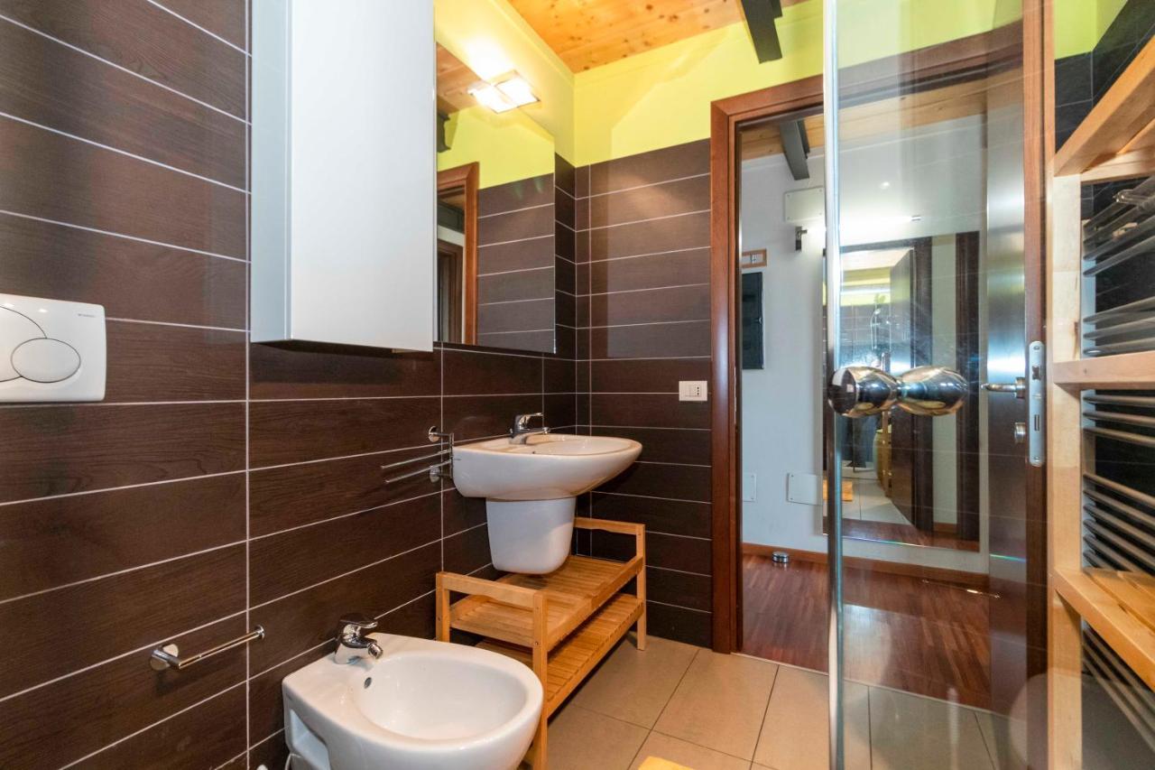 Dora Riverside Modern Apartment With Private Parking Турин Экстерьер фото